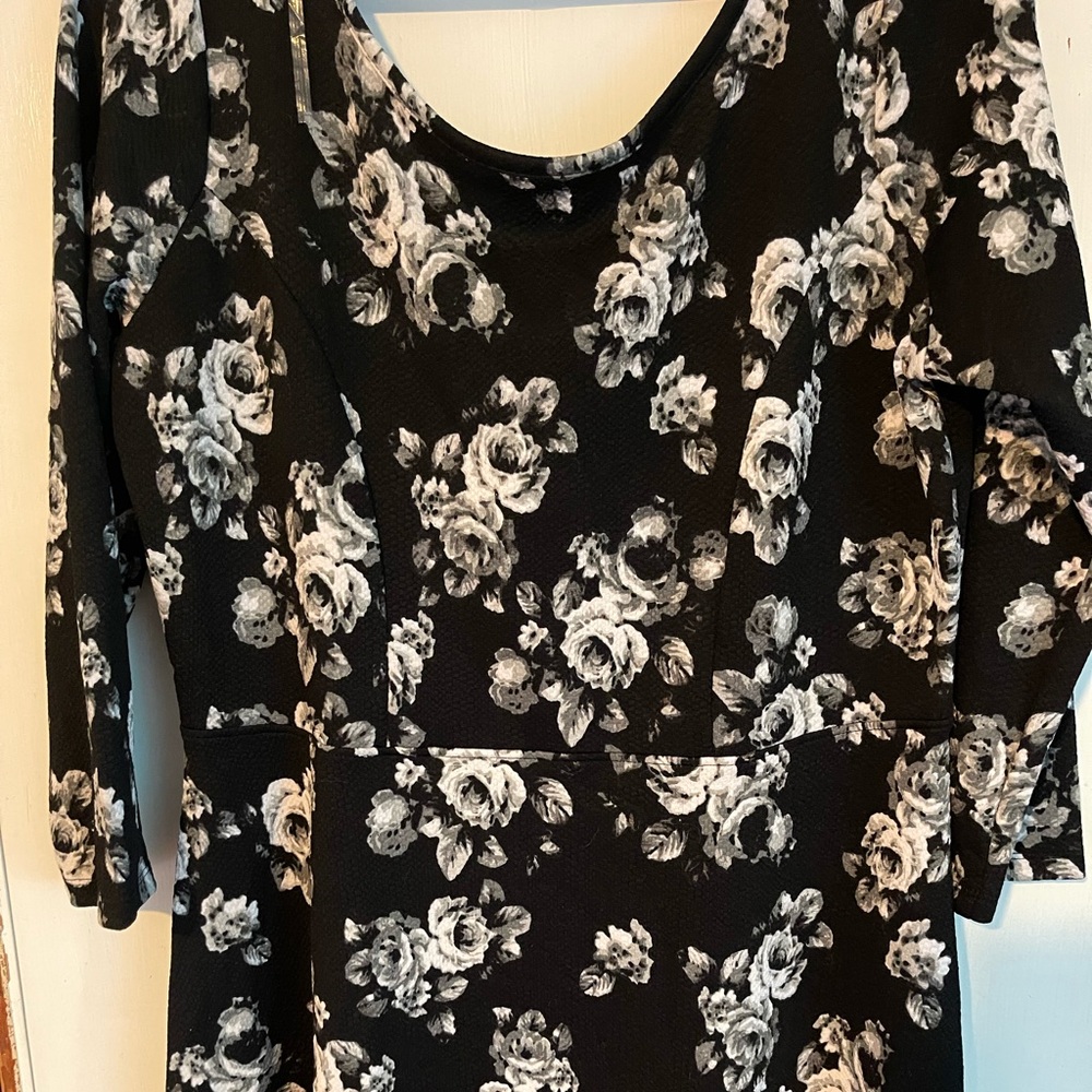 Skater Dress with Scoop neck and key hole back